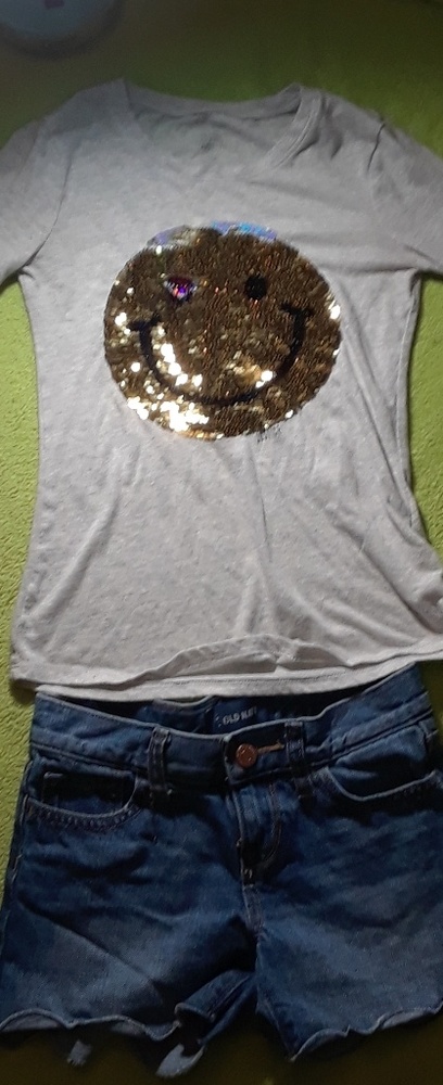 Bundle! Grey sequin shirt w/ denim curvy hem jeans